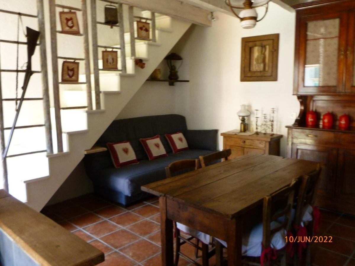 Maison De Village Saint-Paul-des-Fonts Esterno foto