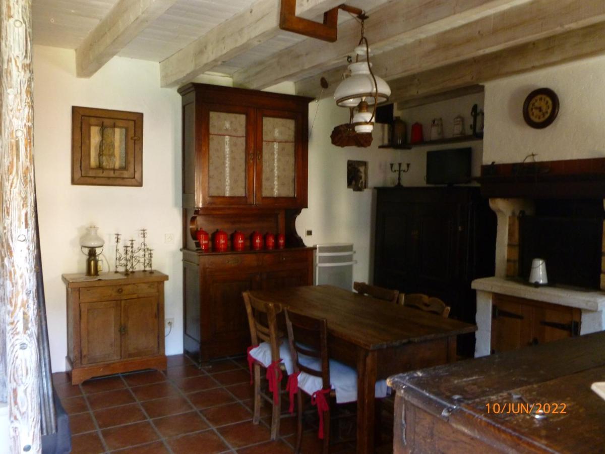 Maison De Village Saint-Paul-des-Fonts Esterno foto